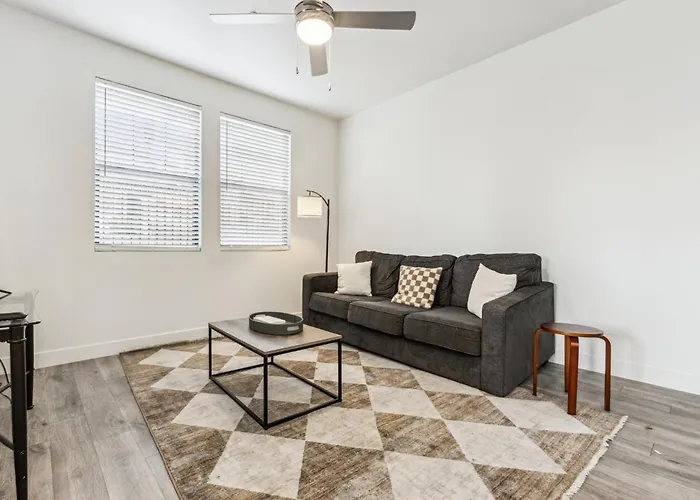 Cozysuites By The Stadium With Pool 28 Apartment *