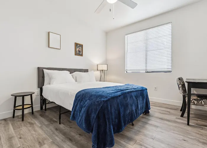 Cozysuites By The Stadium With Pool 28 Apartment *