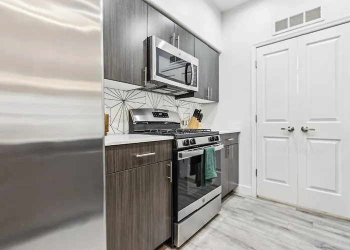Apartment Cozysuites By The Stadium With Pool 28