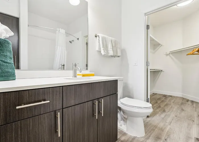Cozysuites By The Stadium With Pool 28 Apartment *
