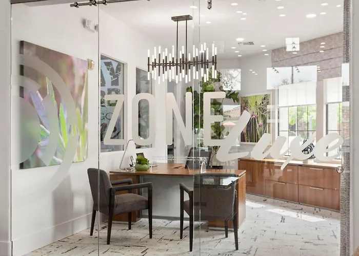 Cozysuites By The Stadium With Pool 28 Apartment Glendale