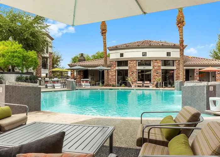 Apartment Cozysuites By The Stadium With Pool 28 *