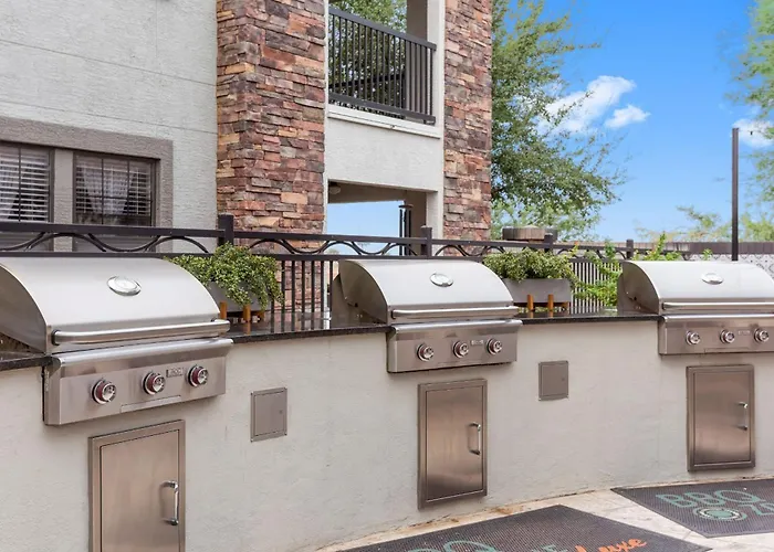 Apartment Cozysuites By The Stadium With Pool 28
