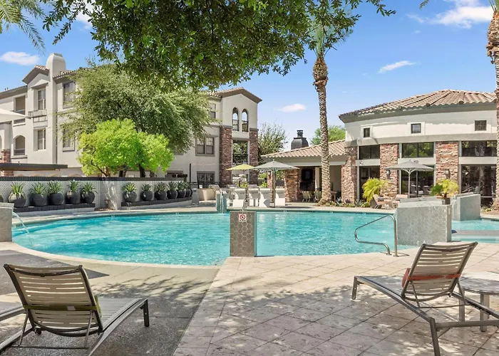 Cozysuites By The Stadium With Pool 28 *